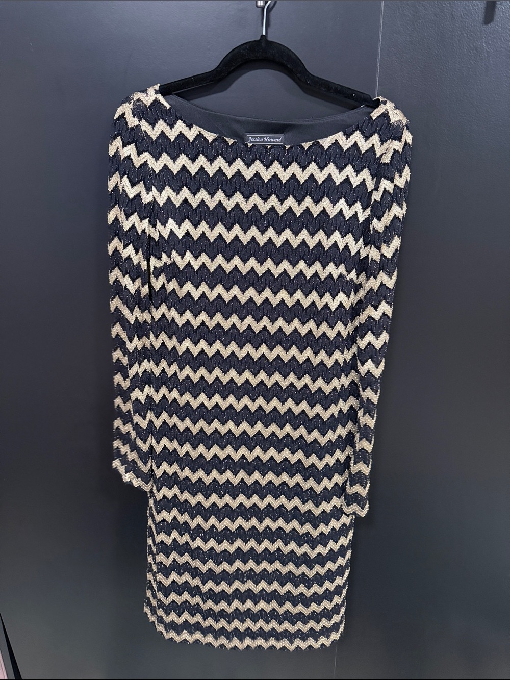 Jessica Howard Black and Beige Chevron Long Sleeve Dress